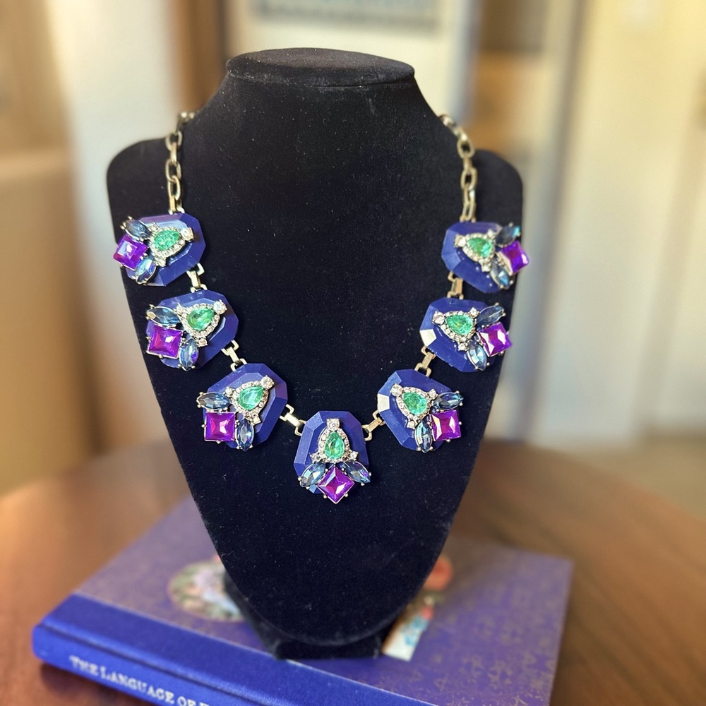 Multicolored Faux Stone Statement Necklace